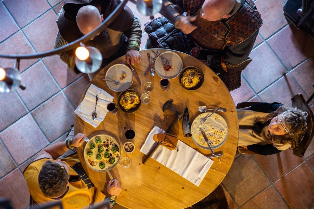 Peanut Medieval Lodge 상트 우르산 외부 사진